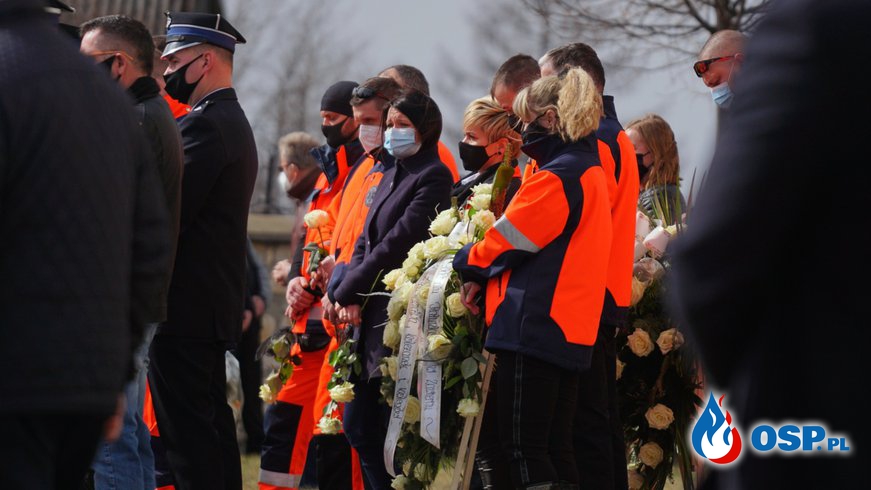 Tłumy strażaków i ratowników medycznych na pogrzebie 28-letniego Michała Mikody OSP Ochotnicza Straż Pożarna