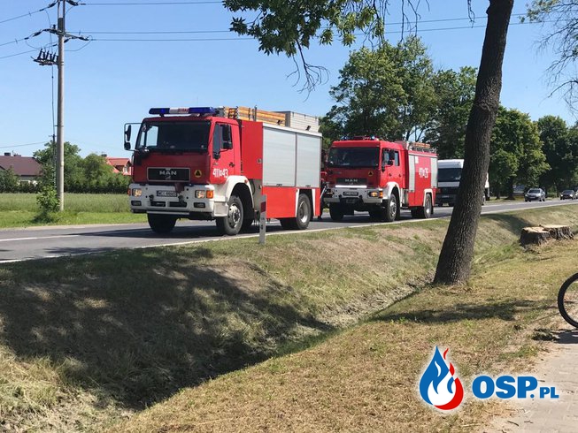 Kolizja samochodu ciężarowego z osobówką OSP Ochotnicza Straż Pożarna