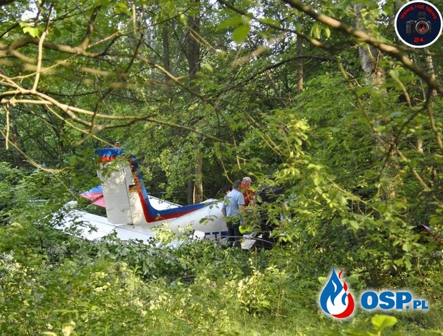 Awionetka spadła w pobliżu warszawskiego lotniska. Na pokładzie były 4 osoby. OSP Ochotnicza Straż Pożarna