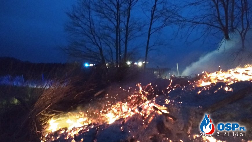 2018-03-21 18:30 płonące pobocze drogi OSP Ochotnicza Straż Pożarna