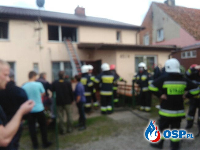 Pożar poddasza mieszklanego w budynku wielorodzinnym OSP Ochotnicza Straż Pożarna