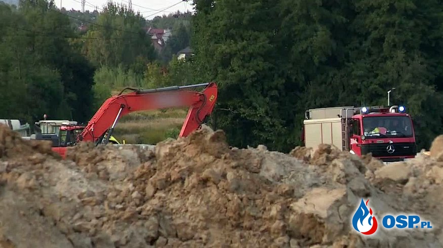 Ziemia przysypała robotników na budowie w Łodzi. Dwóch z nich zginęło. OSP Ochotnicza Straż Pożarna