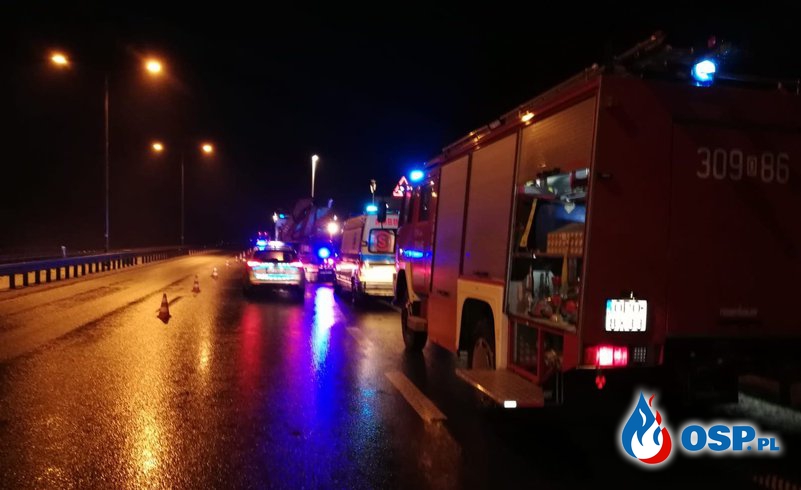 Wypadek śmiertelny na autostradzie A4. Jedna osoba zginęła. OSP Ochotnicza Straż Pożarna