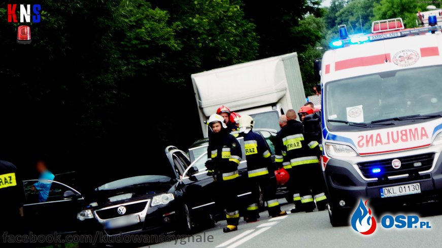 Wypadek na DK8 - 4 osoby poszkodowane. OSP Ochotnicza Straż Pożarna