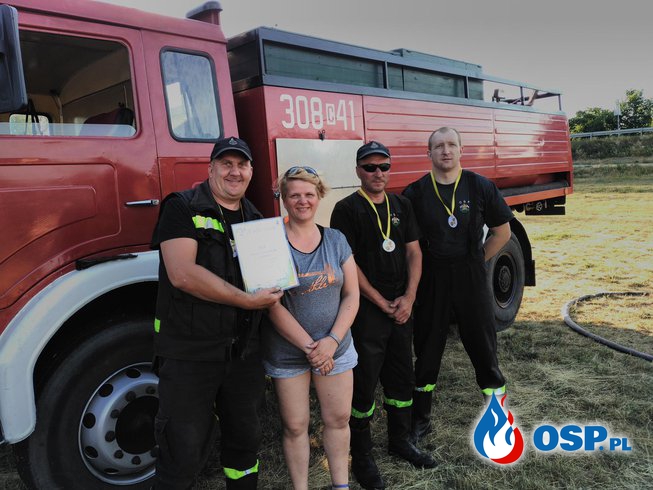 OSP Łochowo u pierwszaków na Dniu Dziecka OSP Ochotnicza Straż Pożarna
