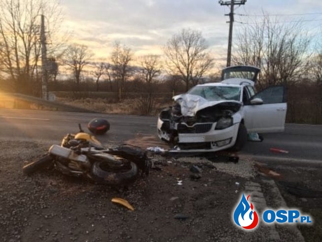 Tragiczny wypadek w Łękach. Nie żyje 55-letni motocyklista. OSP Ochotnicza Straż Pożarna