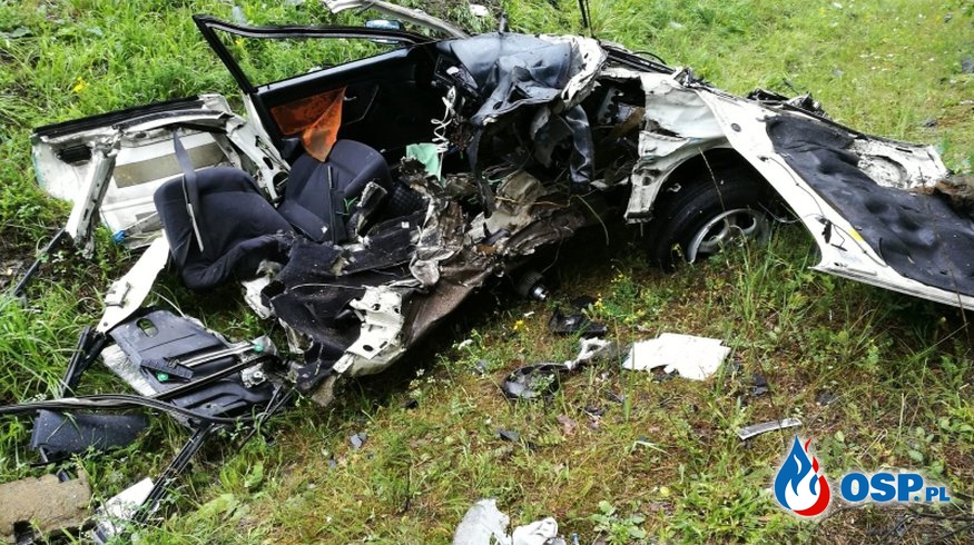 Audi rozerwane pod Trzebinią. 29-letni kierowca nie miał szans! OSP Ochotnicza Straż Pożarna