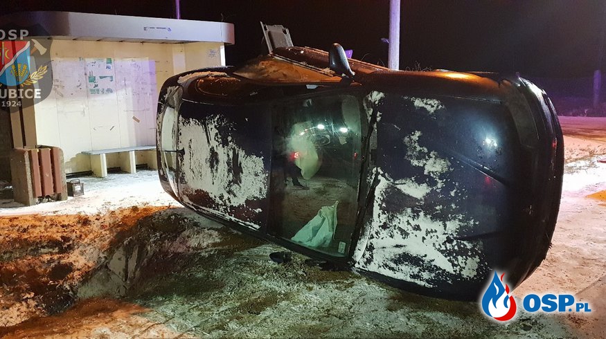 Samochód osobowy wypadł z drogi OSP Ochotnicza Straż Pożarna