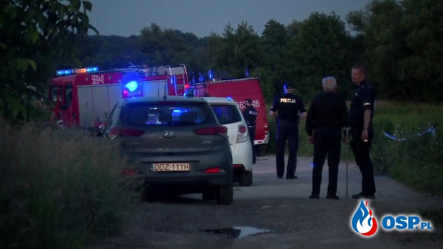 Śmigłowiec runął na ziemię pod Strzegomiem. Zginął pilot i pasażer. OSP Ochotnicza Straż Pożarna