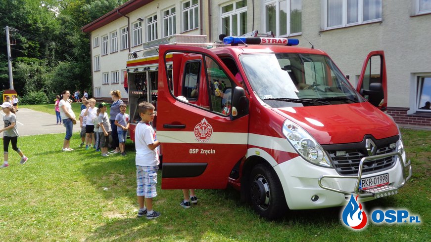 Dzień Dziecka w Szkole Podstawowej w Zręcinie OSP Ochotnicza Straż Pożarna