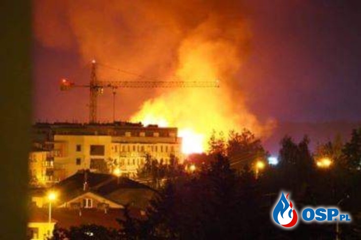 Nocny pożar hali w Siedlcach. W akcji ponad 20 zastępów strażaków. OSP Ochotnicza Straż Pożarna