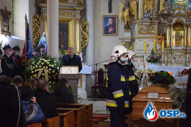 Ostatnie pożegnanie prezesa OSP Małszyce. „Całe dorosłe życie poświęcił straży". OSP Ochotnicza Straż Pożarna