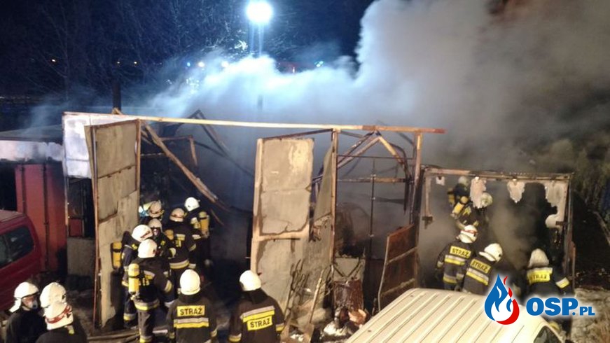 Pożar garażu w Bełsznicy. OSP Ochotnicza Straż Pożarna