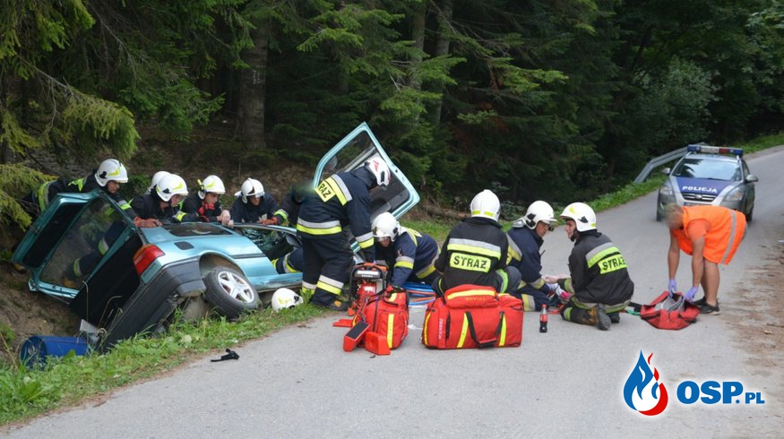 Wypadek pod babią Górą. 19-latek zginął, pasażerka ranna. OSP Ochotnicza Straż Pożarna