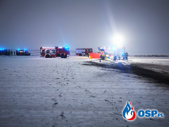 Katastrofa awionetki w Szadku. Jedna osoba zginęła, druga jest ranna. OSP Ochotnicza Straż Pożarna