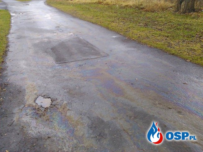 Kolejna plama oleju w naszej miejscowości! OSP Ochotnicza Straż Pożarna