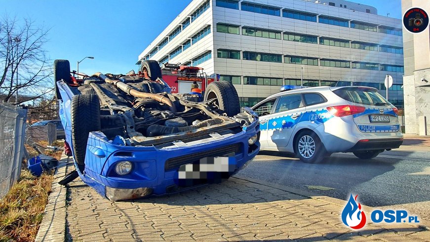 Subaru dachowało w Warszawie. Zobacz moment wypadku na filmie. OSP Ochotnicza Straż Pożarna