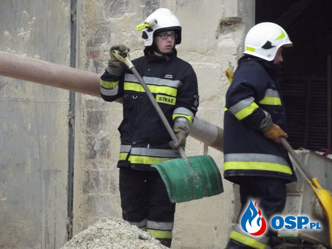 W przeddzień Wigiliii siedem zastępów straży pożarnej zadysponowanych do pożaru w zakładzie produkcji drzewnej w Zagórzu OSP Ochotnicza Straż Pożarna