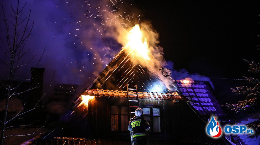 Ponad 70 strażaków gasiło pożar drewnianego domu w Czarnym Dunajcu OSP Ochotnicza Straż Pożarna