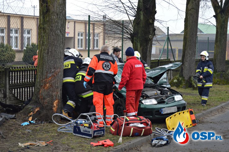 Groźny wypadek na skrzyżowaniu w Śmieszkowie ! OSP Ochotnicza Straż Pożarna