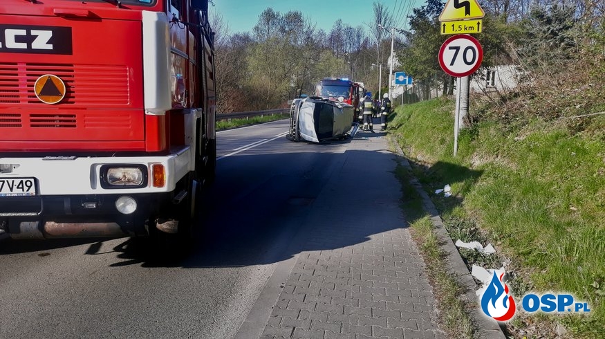 Wypadek drogowy - ul. Lipowiecka w Płazie OSP Ochotnicza Straż Pożarna
