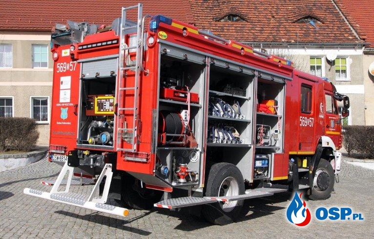 Strażacy z OSP Roztoka otrzymali gaśniczego Kamaza OSP Ochotnicza Straż Pożarna