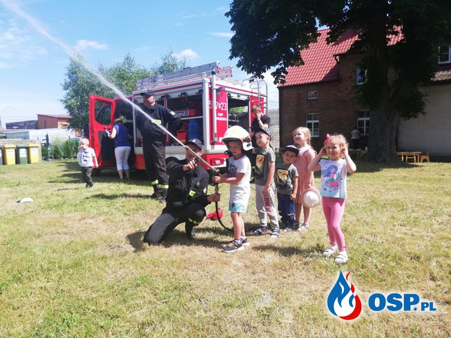 Wizyta strażaków w przedszkolu OSP Ochotnicza Straż Pożarna
