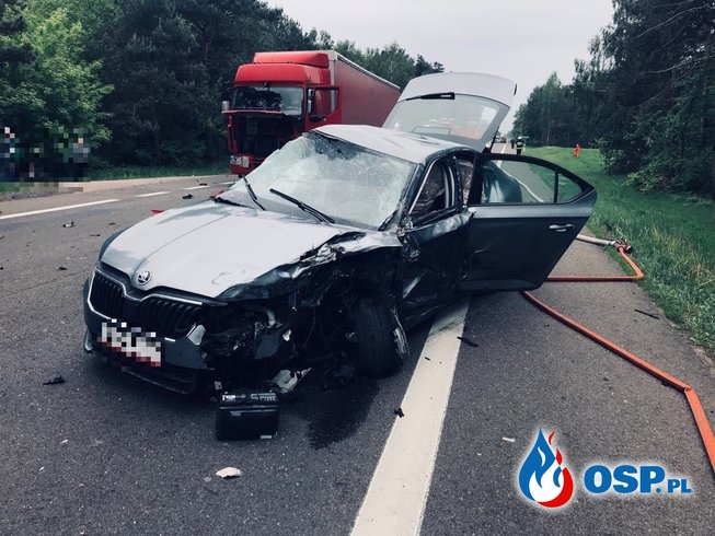 Wypadek 3 ciągników siodłowych i osobówki na DK7 OSP Ochotnicza Straż Pożarna