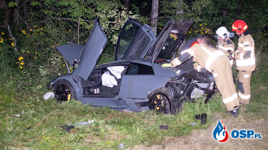 Lamborghini Murcielago dachowało pod Sanokiem. Kierowca w szpitalu. OSP Ochotnicza Straż Pożarna
