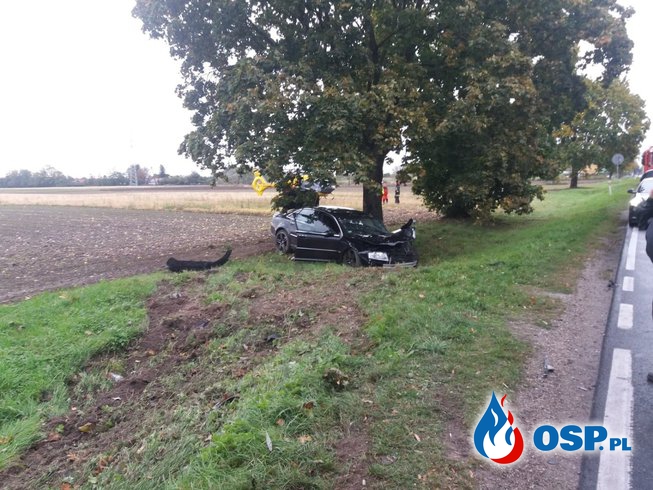  Czołowe zderzenie na zakręcie, dwie osoby ranne OSP Ochotnicza Straż Pożarna
