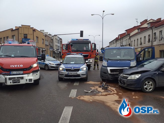 Wypadek na skrzyżowaniu dróg krajowych nr 61 i 65 w Grajewie OSP Ochotnicza Straż Pożarna