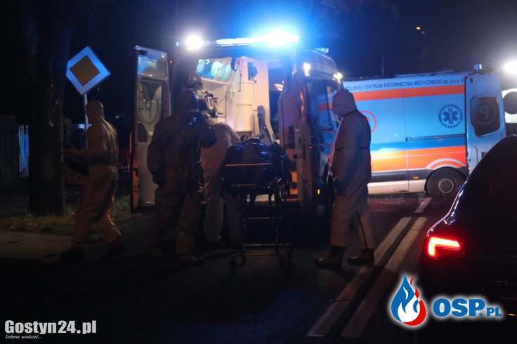 Wypadek karetki pogotowia w Gostyniu. Jadąca nią pacjentka została ranna. OSP Ochotnicza Straż Pożarna