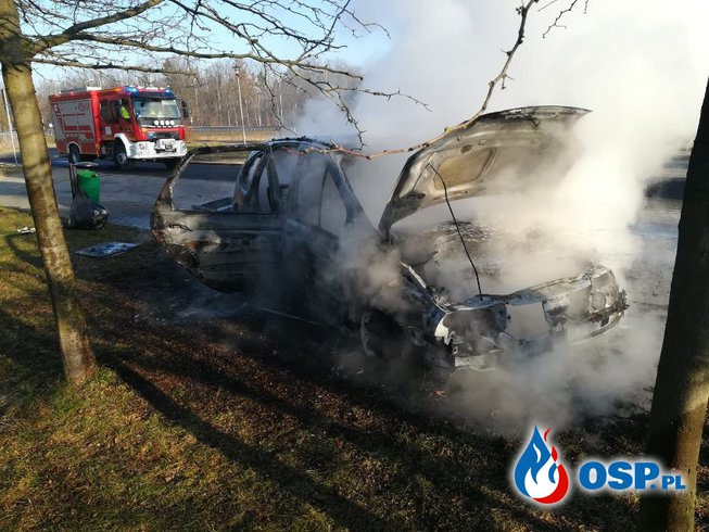 Pojazd zapalił się w trakcie jazdy, hamulce przestały działać. O krok od tragedii na A4. OSP Ochotnicza Straż Pożarna
