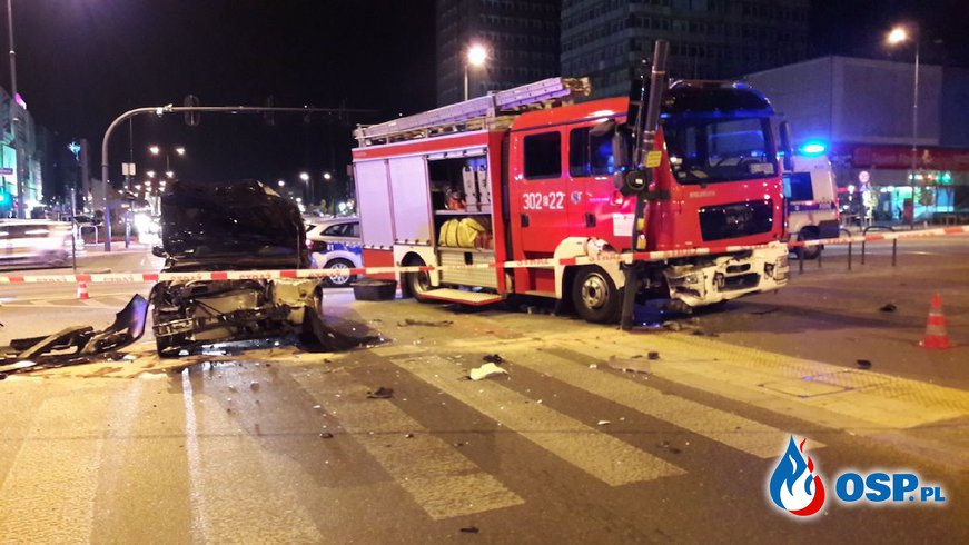 Wypadek wozu bojowego jadącego do pożaru w Łodzi.  OSP Ochotnicza Straż Pożarna