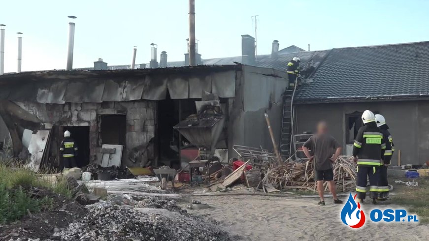 Pożar zakładu mięsnego w Wielkopolsce. Poparzony właściciel trafił do szpitala. OSP Ochotnicza Straż Pożarna