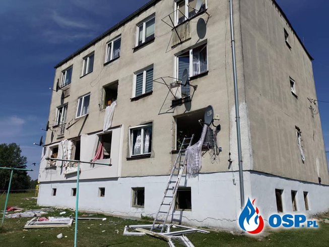 Wybuch gazu uszkodził budynek wielorodzinny w Safronce. Trzy osoby są ranne. OSP Ochotnicza Straż Pożarna