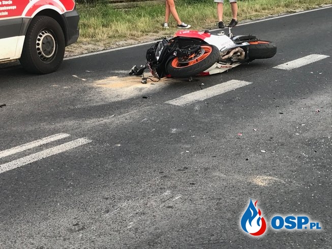 90/2019 Zderzenie motocyklisty z samochodem OSP Ochotnicza Straż Pożarna