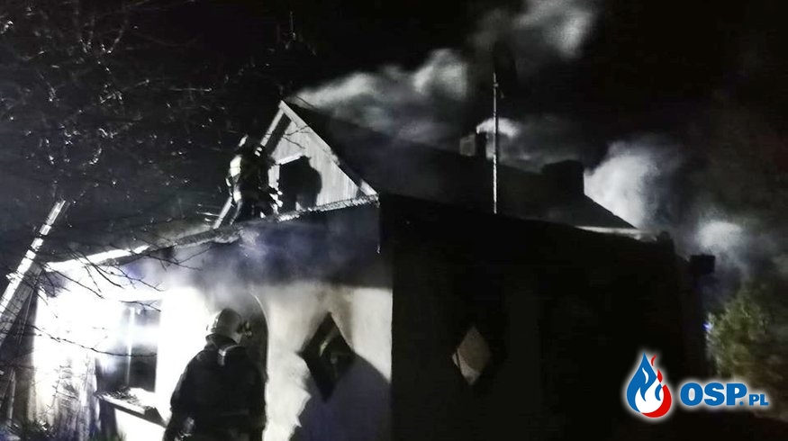 Pożar domu w Wysokiej. Ranny lokator. OSP Ochotnicza Straż Pożarna