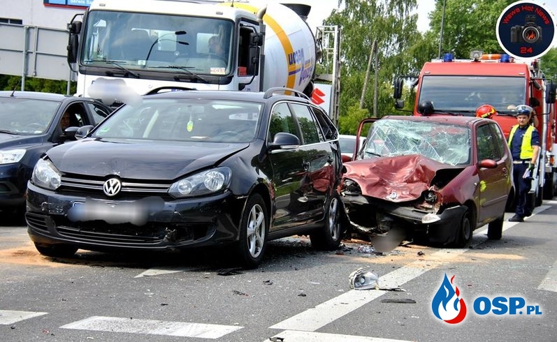 Kierowca fiata zginął w zderzeniu czterech pojazdów w Wesołej OSP Ochotnicza Straż Pożarna