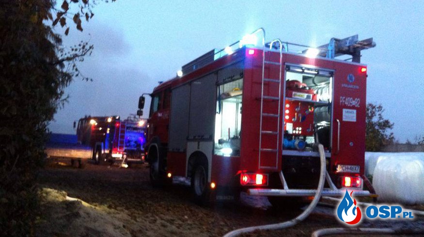 Pożar stogu siana na ulicy Kościelnej w Szamocinie. OSP Ochotnicza Straż Pożarna