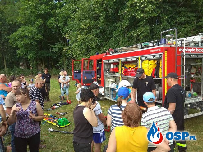 Pokaz strażacki na festynie integracyjnym OSP Ochotnicza Straż Pożarna