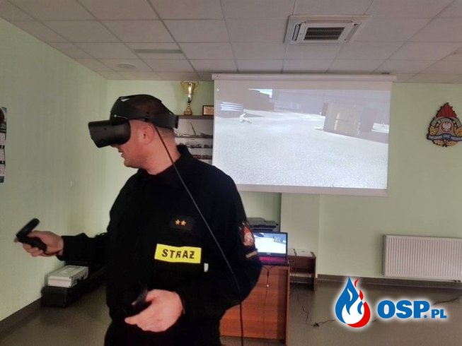 Wirtualna rzeczywistość sposobem na szkolenie w pandemii. Pilotażowy projekt w gorzowskiej komendzie. OSP Ochotnicza Straż Pożarna