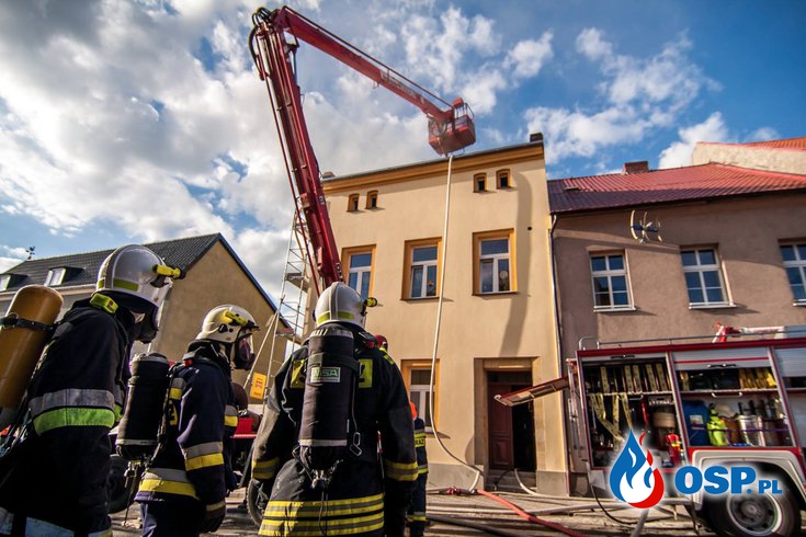 Pożar kamienicy w Leśnicy na Opolszczyźnie. OSP Ochotnicza Straż Pożarna