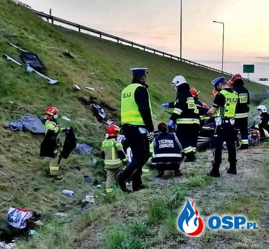 11-letnia dziewczyna oraz 42-letni mężczyzna zginęli w wypadku na S8 OSP Ochotnicza Straż Pożarna