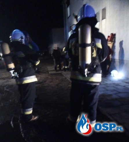 Tlenek węgla w bloku mieszkalnym w Różannie OSP Ochotnicza Straż Pożarna