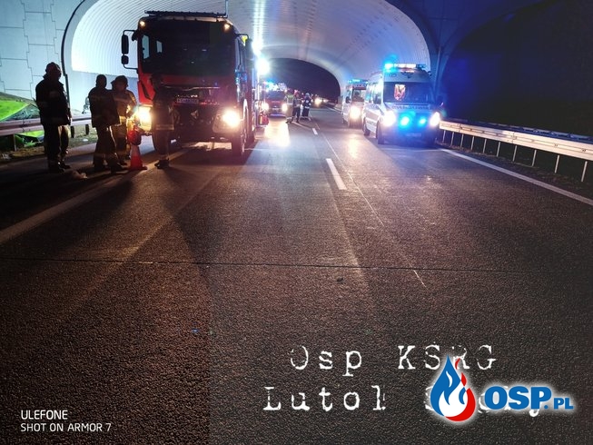 Tragiczny wypadek busa na A2. Jedna osoba nie żyje, 8 jest rannych. OSP Ochotnicza Straż Pożarna