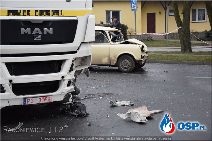80-letnia kobieta zginęła w wypadku trabanta i ciężarówki. OSP Ochotnicza Straż Pożarna