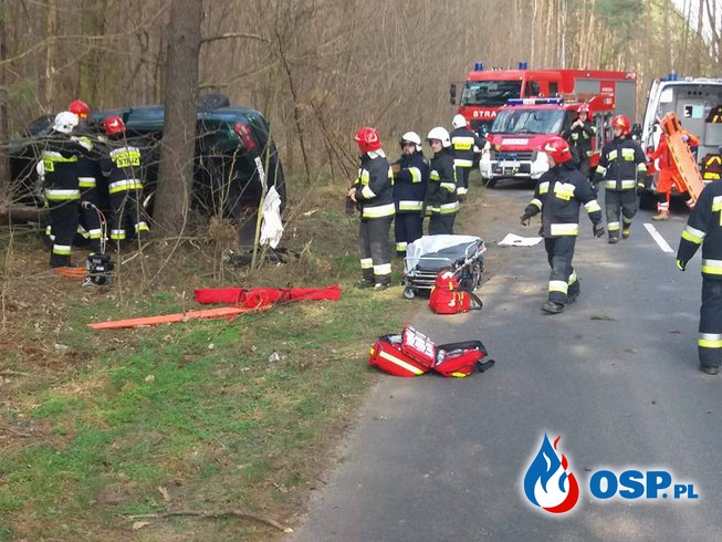 Groźny Wypadek Samochodowy (  Droga Powiatowa) OSP Ochotnicza Straż Pożarna