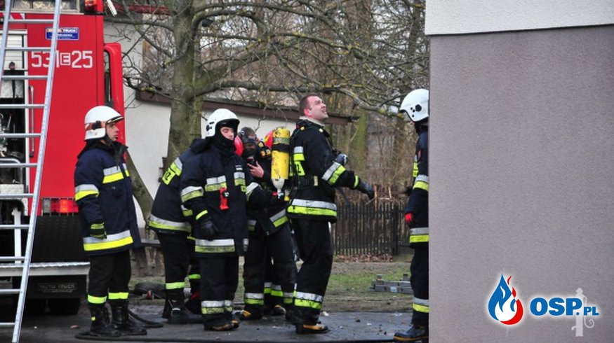 Pożar domu w miejscowości Dąbrówka pod Sieradzem. OSP Ochotnicza Straż Pożarna