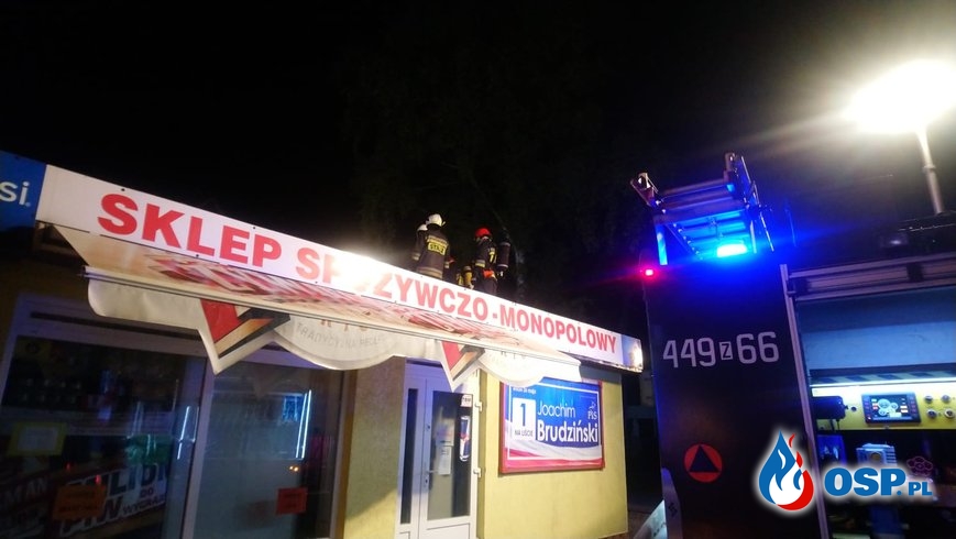 Pożar sklepu w Mrzeżynie (gm. Trzebiatów) OSP Ochotnicza Straż Pożarna